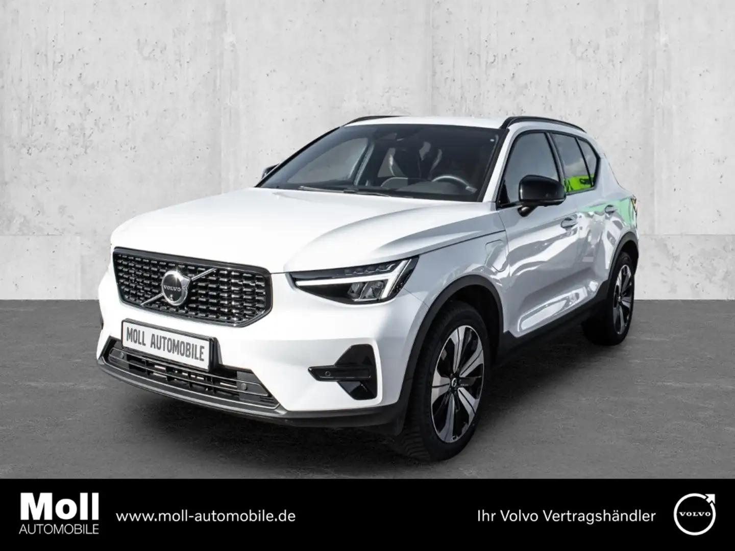 Volvo XC40 Plus Dark Recharge Plug-In Hybrid 2WD T5 Twin Engi Weiß - 1