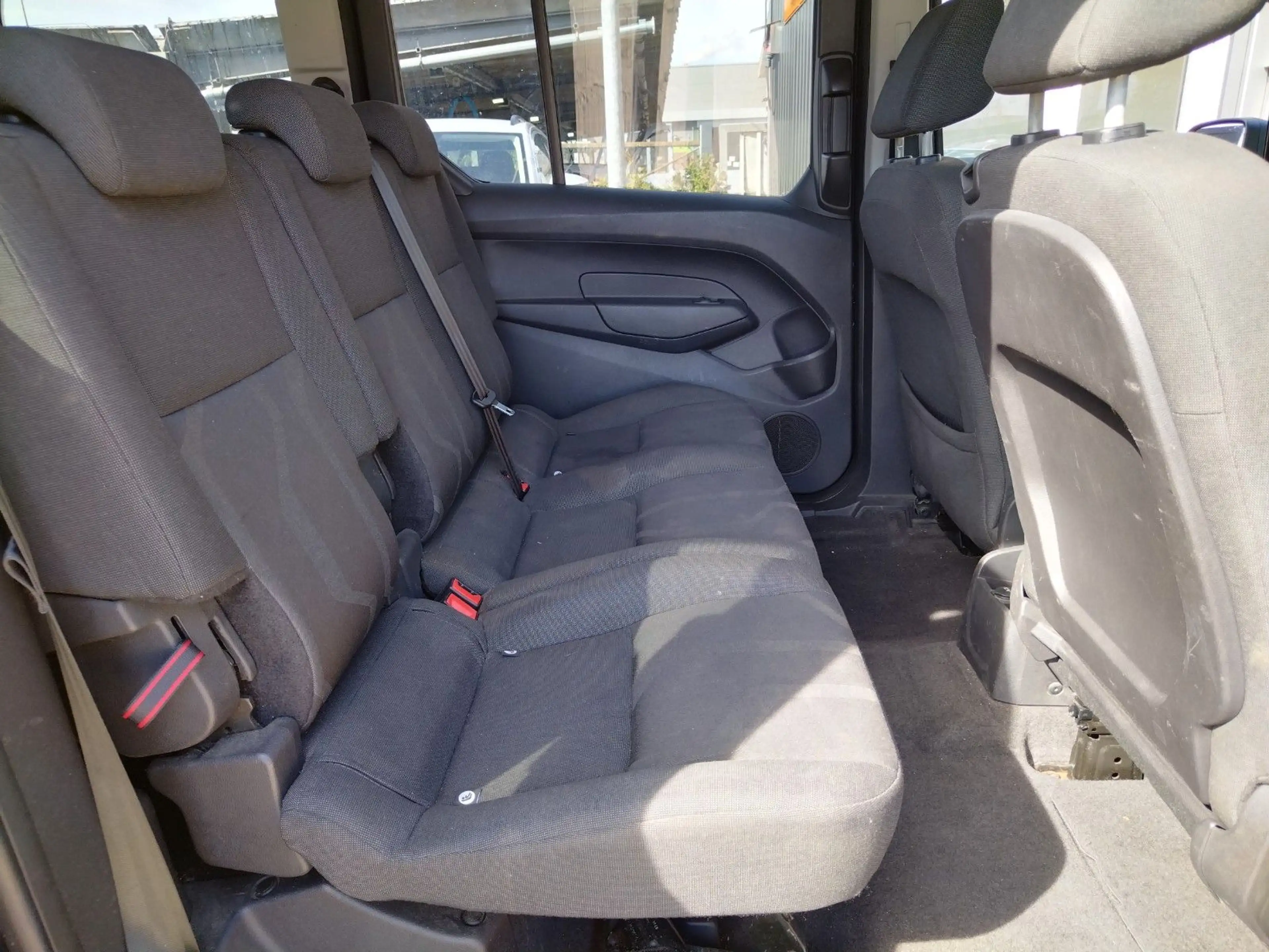 Ford Grand Tourneo Connect Trend+AUTOMATIK+KLIMA+SHZ — photo 14