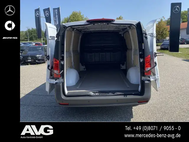 Mercedes-Benz Vito view 11