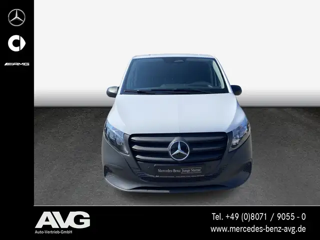Mercedes-Benz Vito view 2