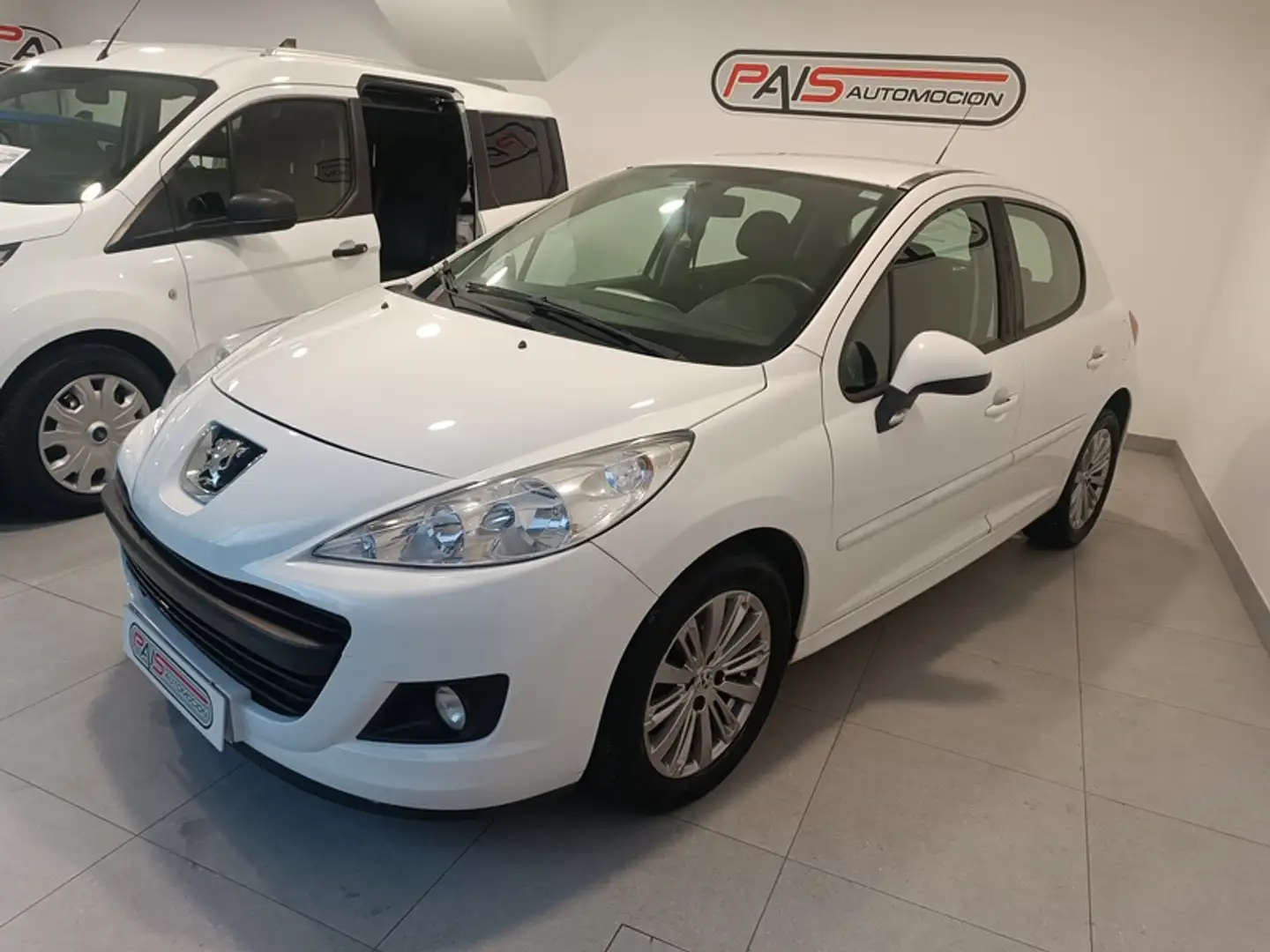 Peugeot 207 1.4HDI FAP Active Blanco - 1