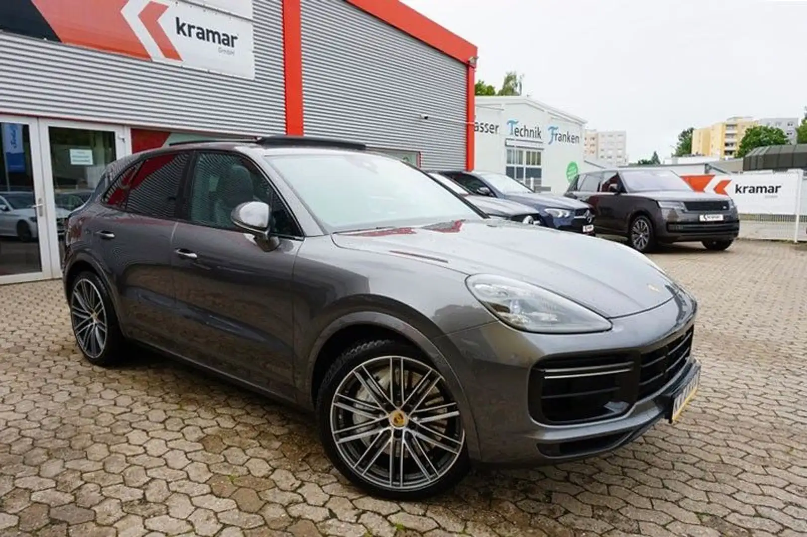 Porsche Cayenne Turbo 4.0 4x4 Chrono Luft/Pano/Bose Grau - 2
