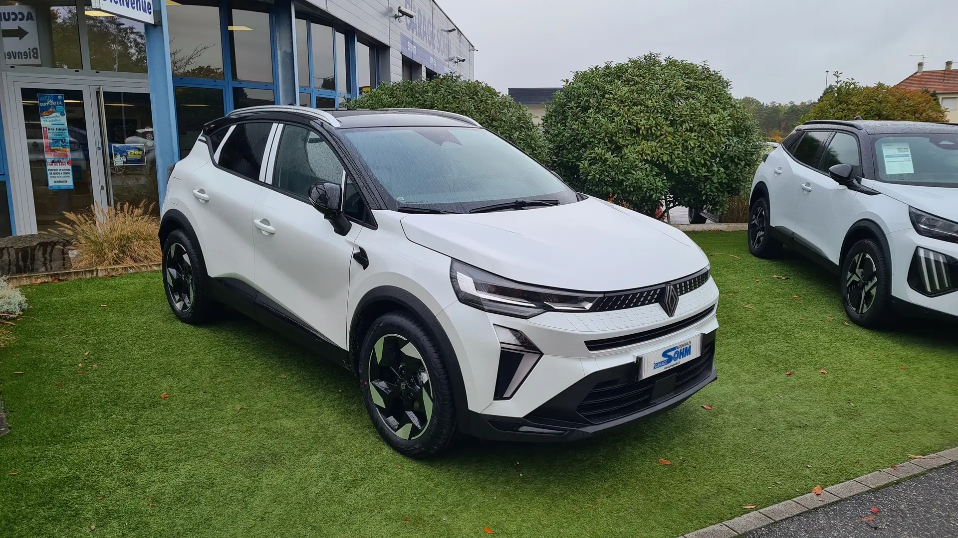 Renault Captur 1.3 TCE MILD HYBRID 160CH TECHNO EDC Weiß - 1