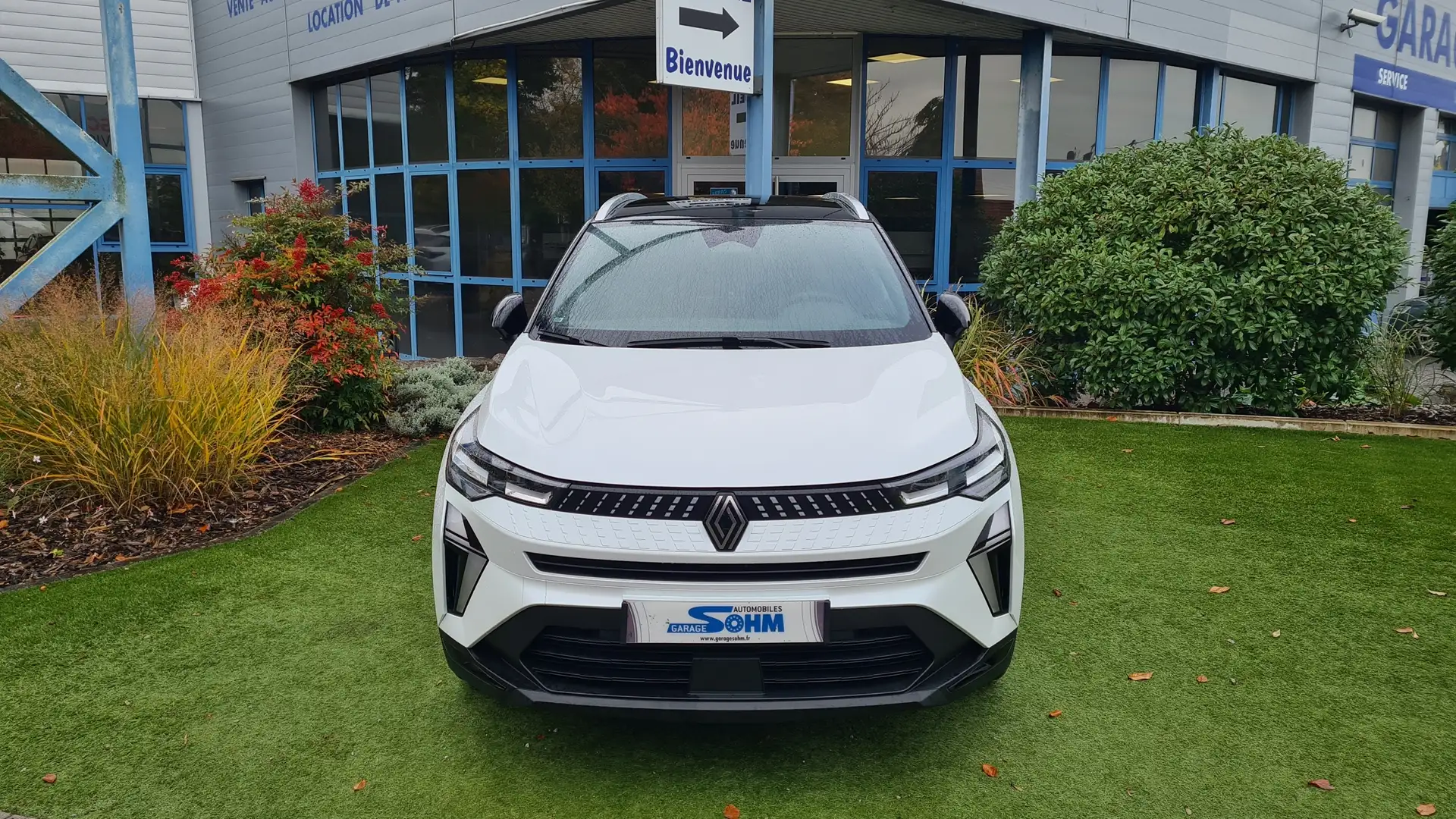 Renault Captur 1.3 TCE MILD HYBRID 160CH TECHNO EDC Weiß - 2