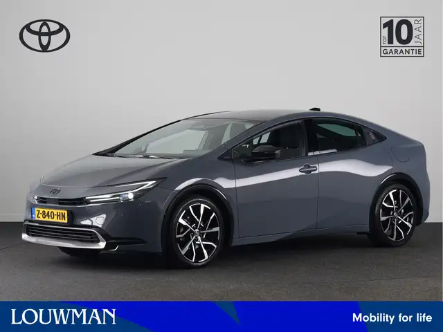 Toyota Prius 220 Plug-in Executive | Panoramadak | Parkeersenso