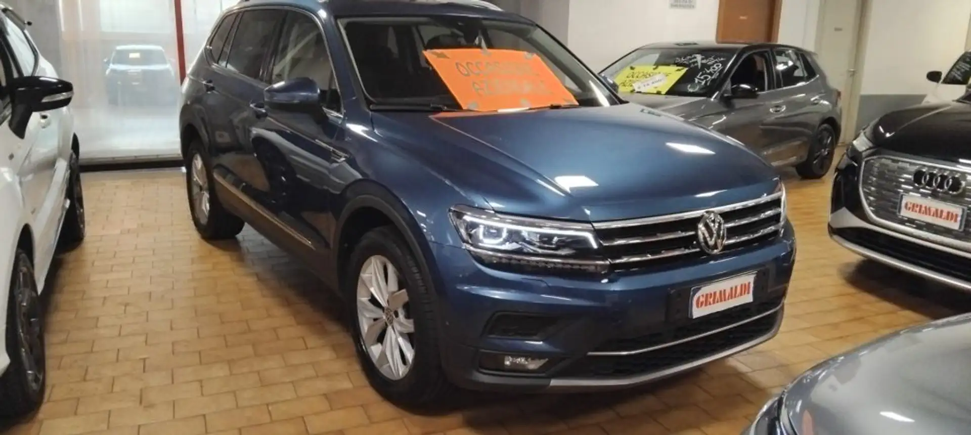Volkswagen Tiguan Allspace 2.0 TDI DSG Advanced 7 posti TETTO VIDEO Grau - 1