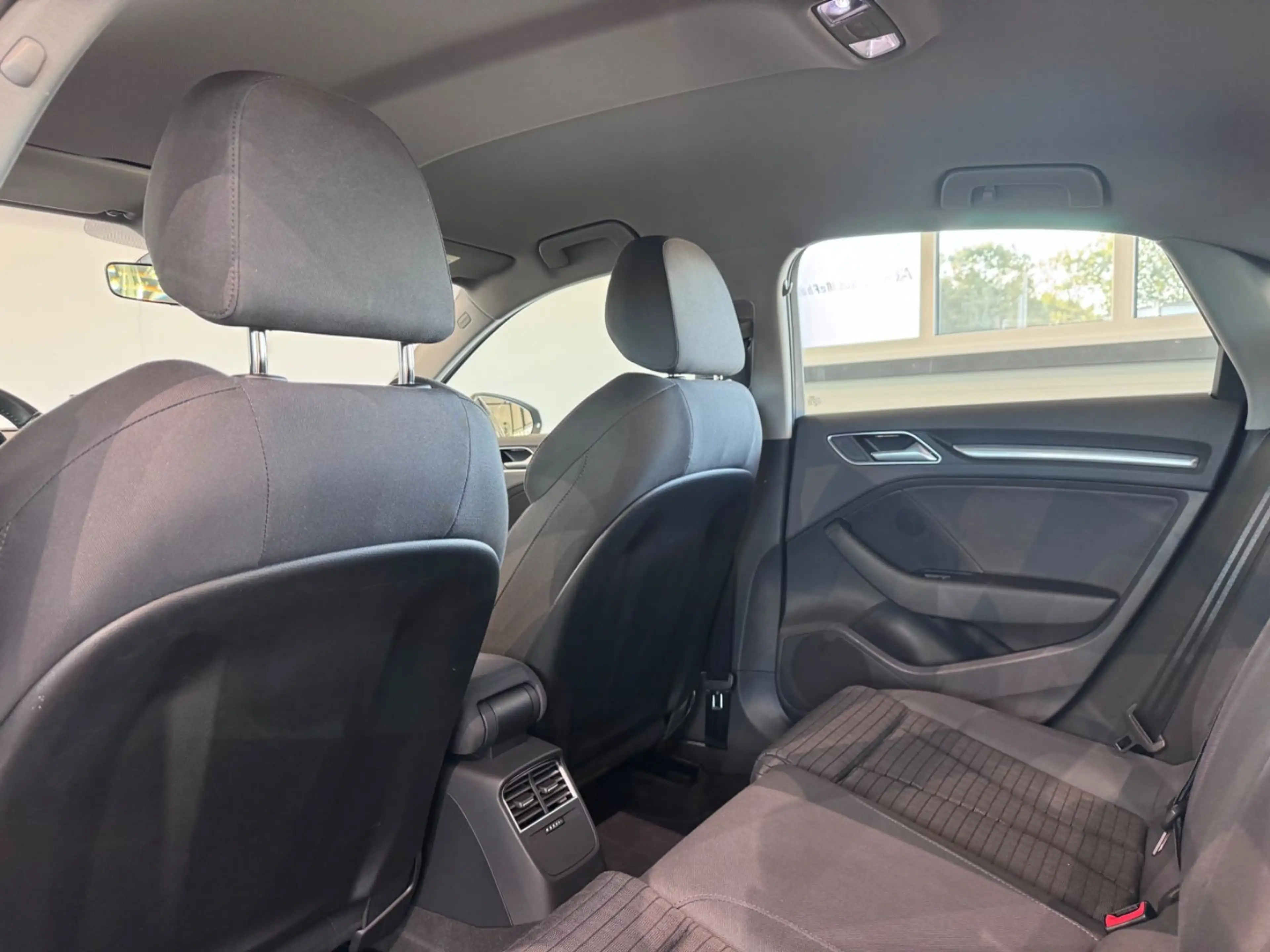 Audi A3 Limousine sport*PDC*SHZ* — photo 15