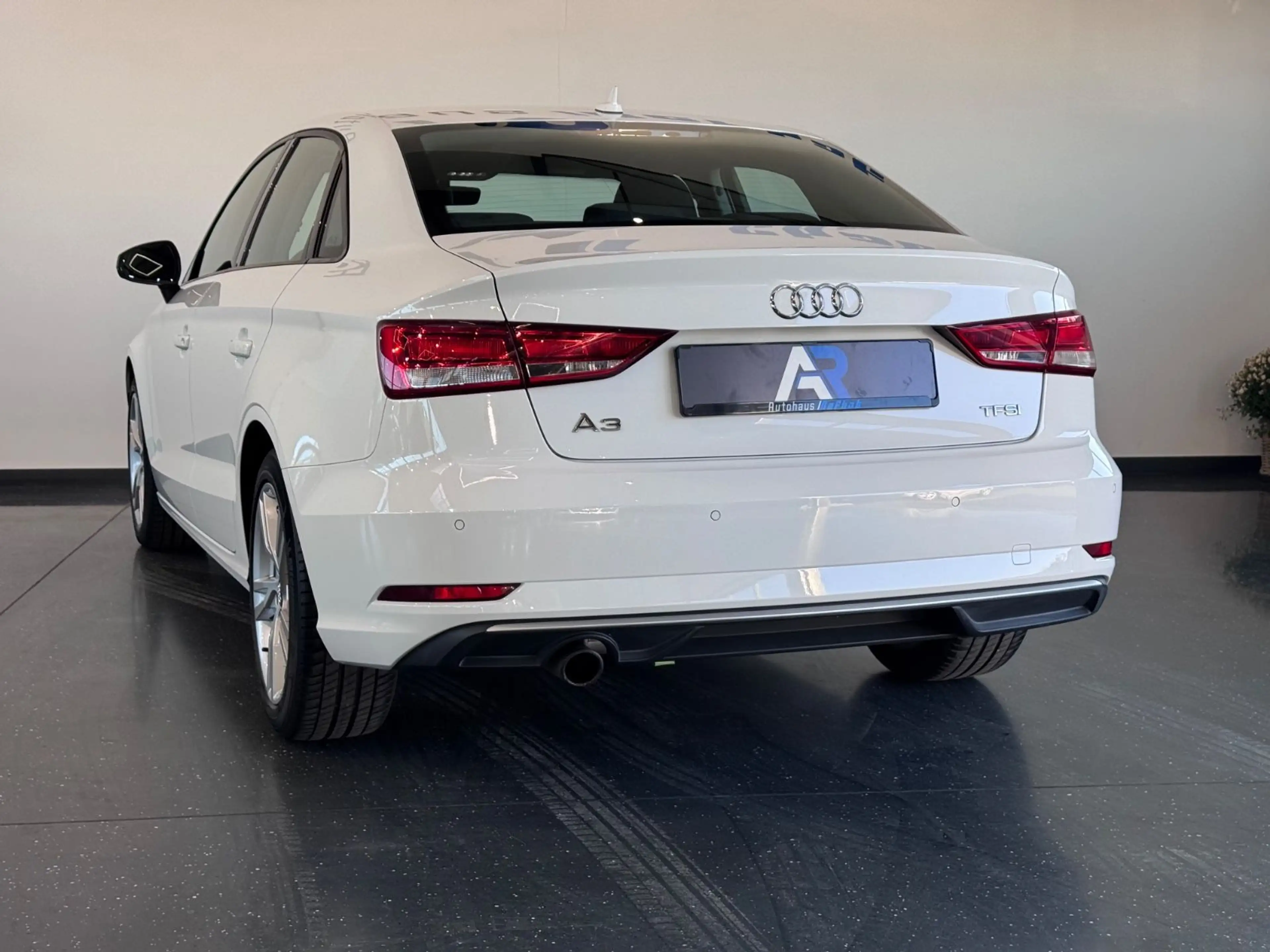 Audi A3 Limousine sport*PDC*SHZ* — photo 11