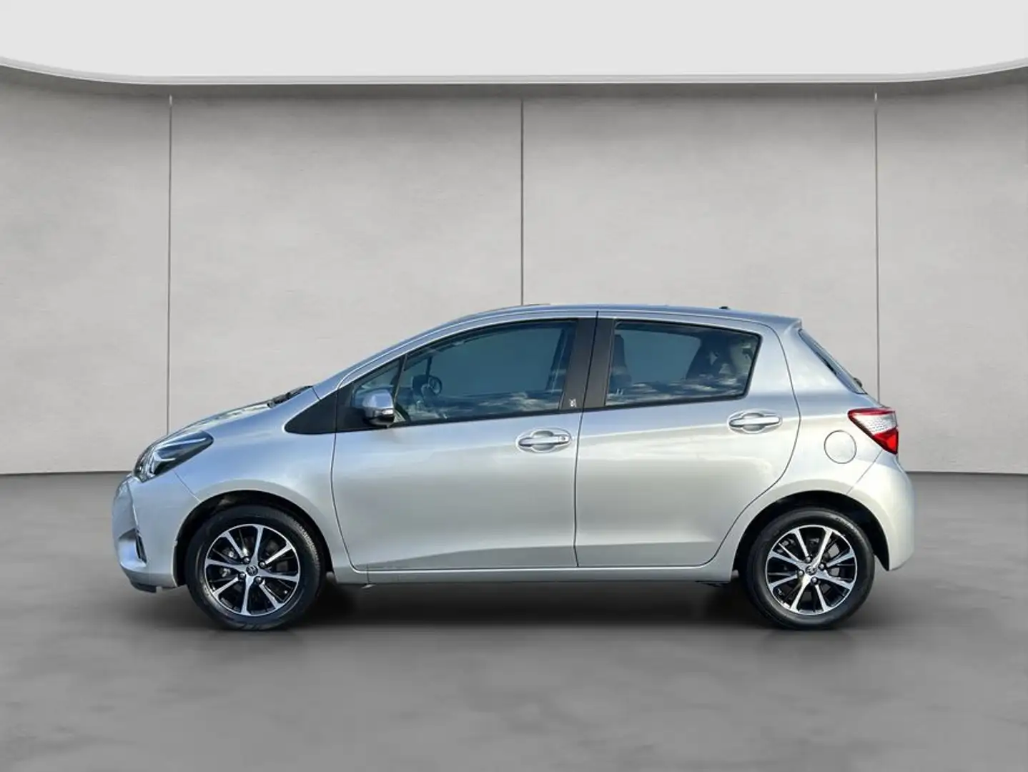 Toyota Yaris 1,5-Dual-VVT-iE Team Deutschland Silber - 2