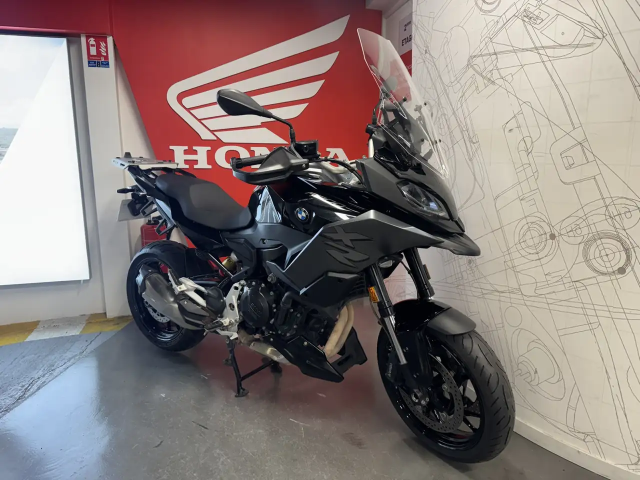 BMW F 900 XR