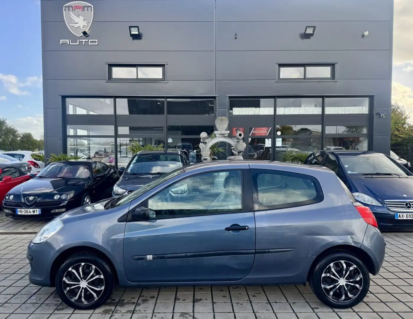 Renault Clio CONFORT DYNAMIQUE 1.2 16V Bleu - 1