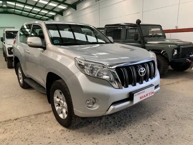 Toyota Land Cruiser D-4D VX