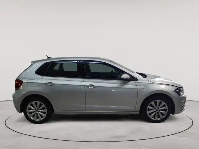 Volkswagen Polo view 3
