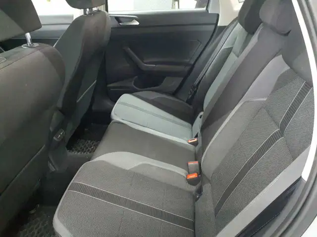 Volkswagen Polo view 13