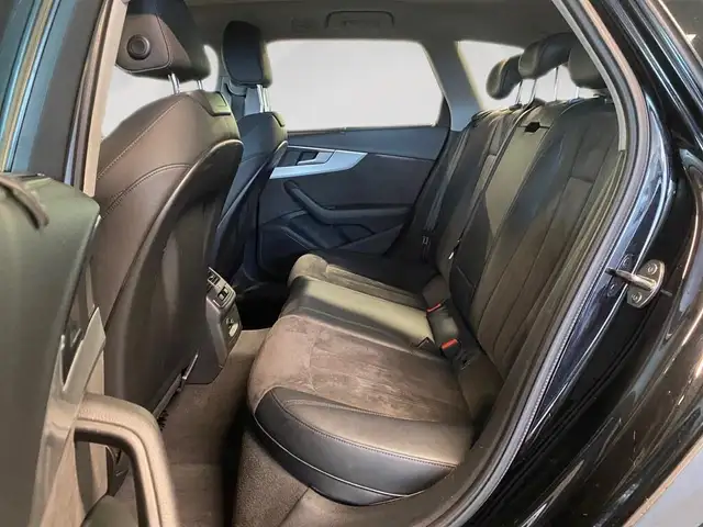 Audi A4 view 8