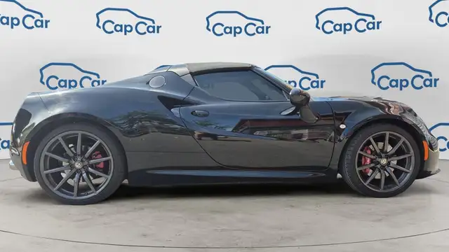 Alfa Romeo 4c view 4