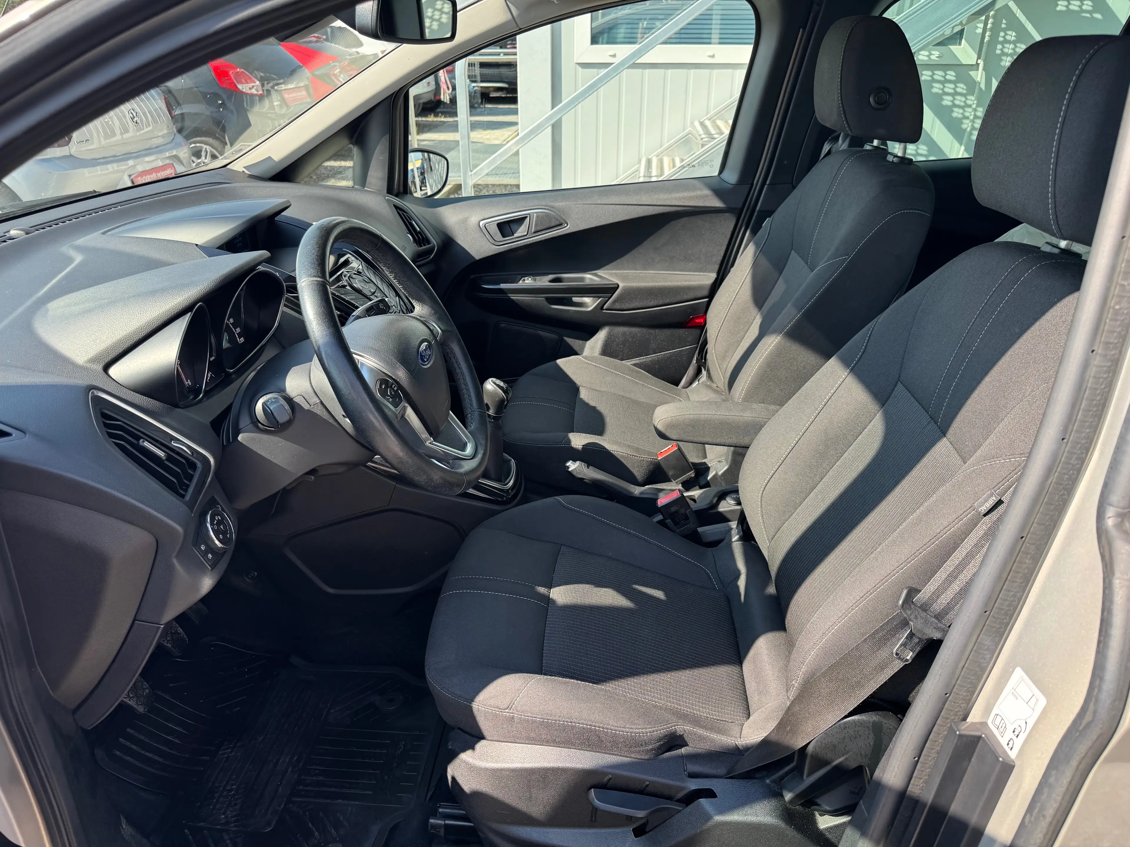 Ford B-Max Titanium — photo 8