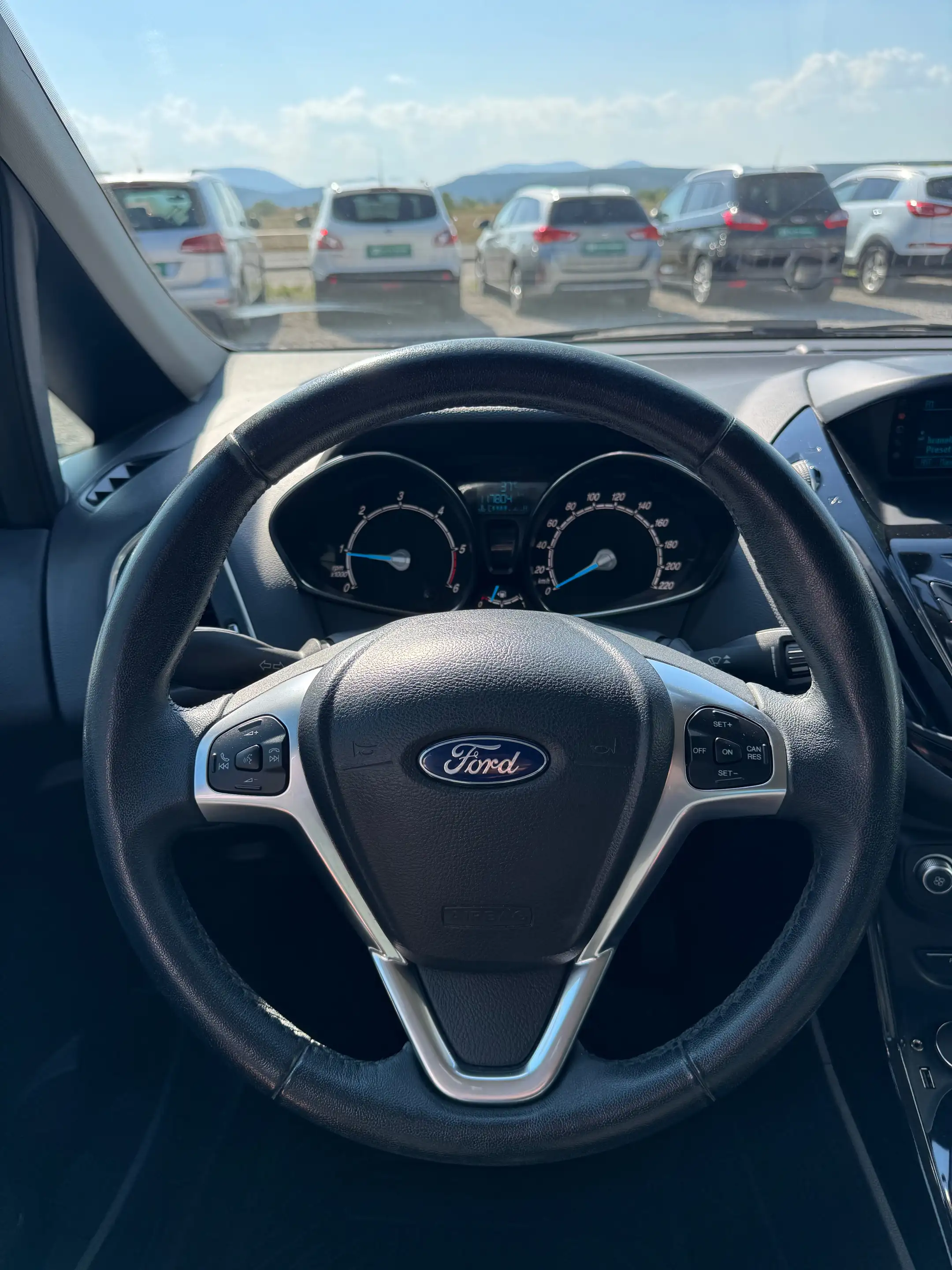 Ford B-Max Titanium — photo 12
