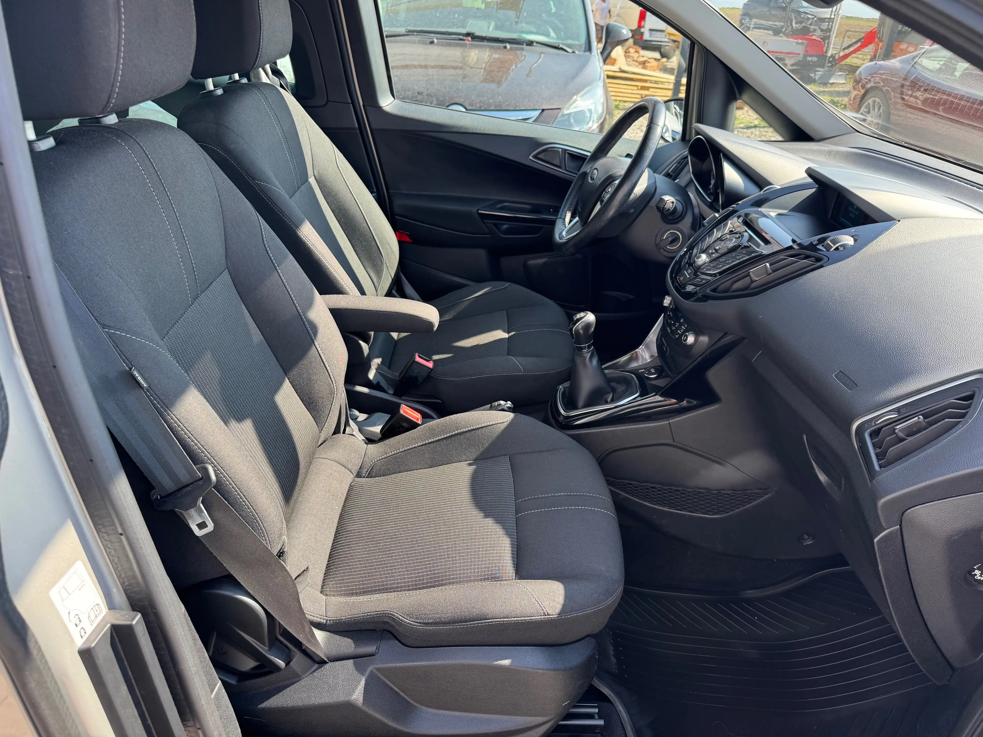 Ford B-Max Titanium — photo 9