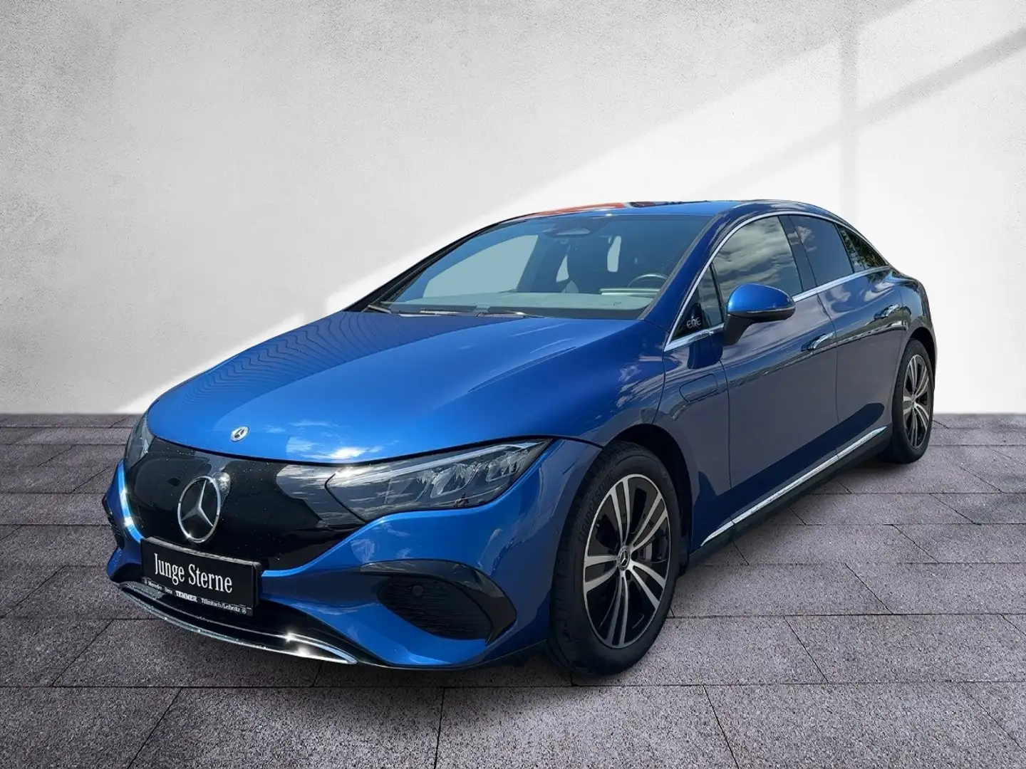 Mercedes-Benz EQE 350 + NP € 82.746.- Ambiente RKam PTS Shz LED Blau - 2