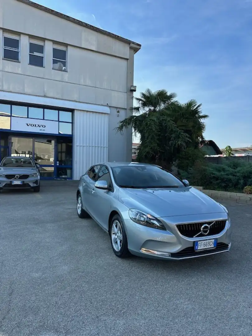 Volvo V40 D2 Kinetic Argento - 1