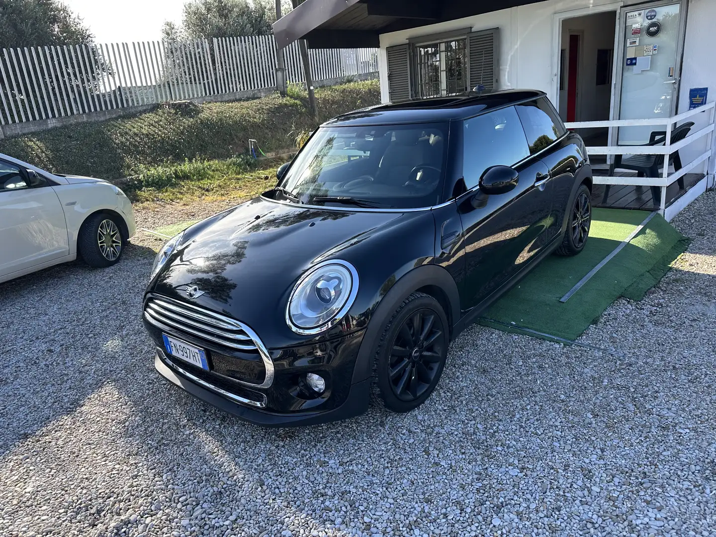 MINI Cooper D Mini IV  1.5 Hype Seven 3p auto my18 teto pelle Nero - 1