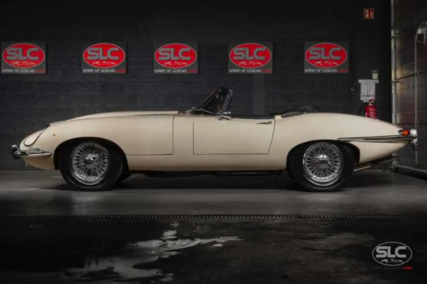 Jaguar E-Type E-Type Roadster 4.2 Series 1.5 Beige - 2