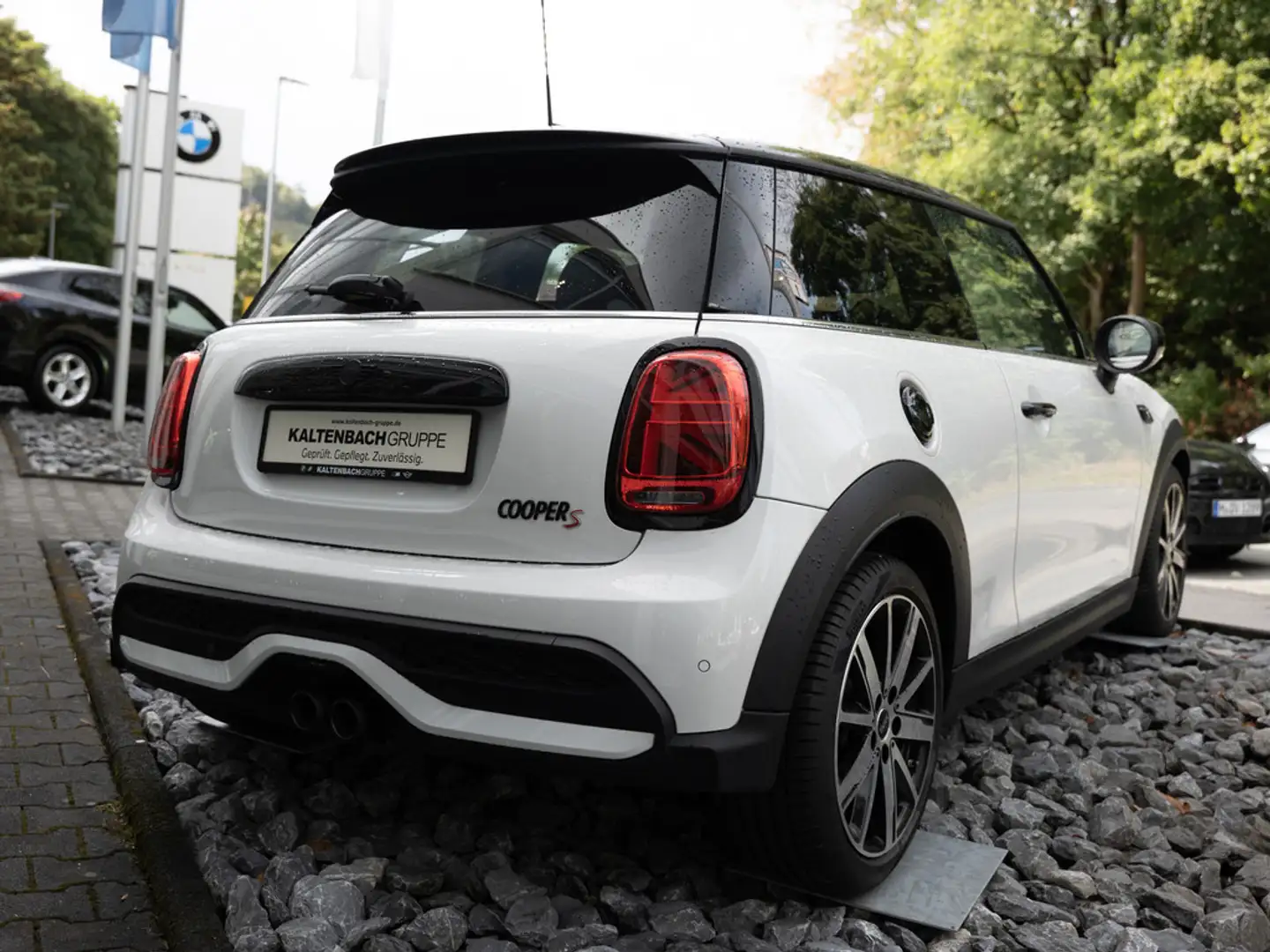 MINI Cooper S Classic Trim FACEL. LED NAVI SHZ PDC Weiß - 2
