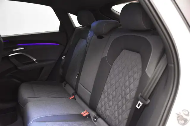 Audi Q5 view 14