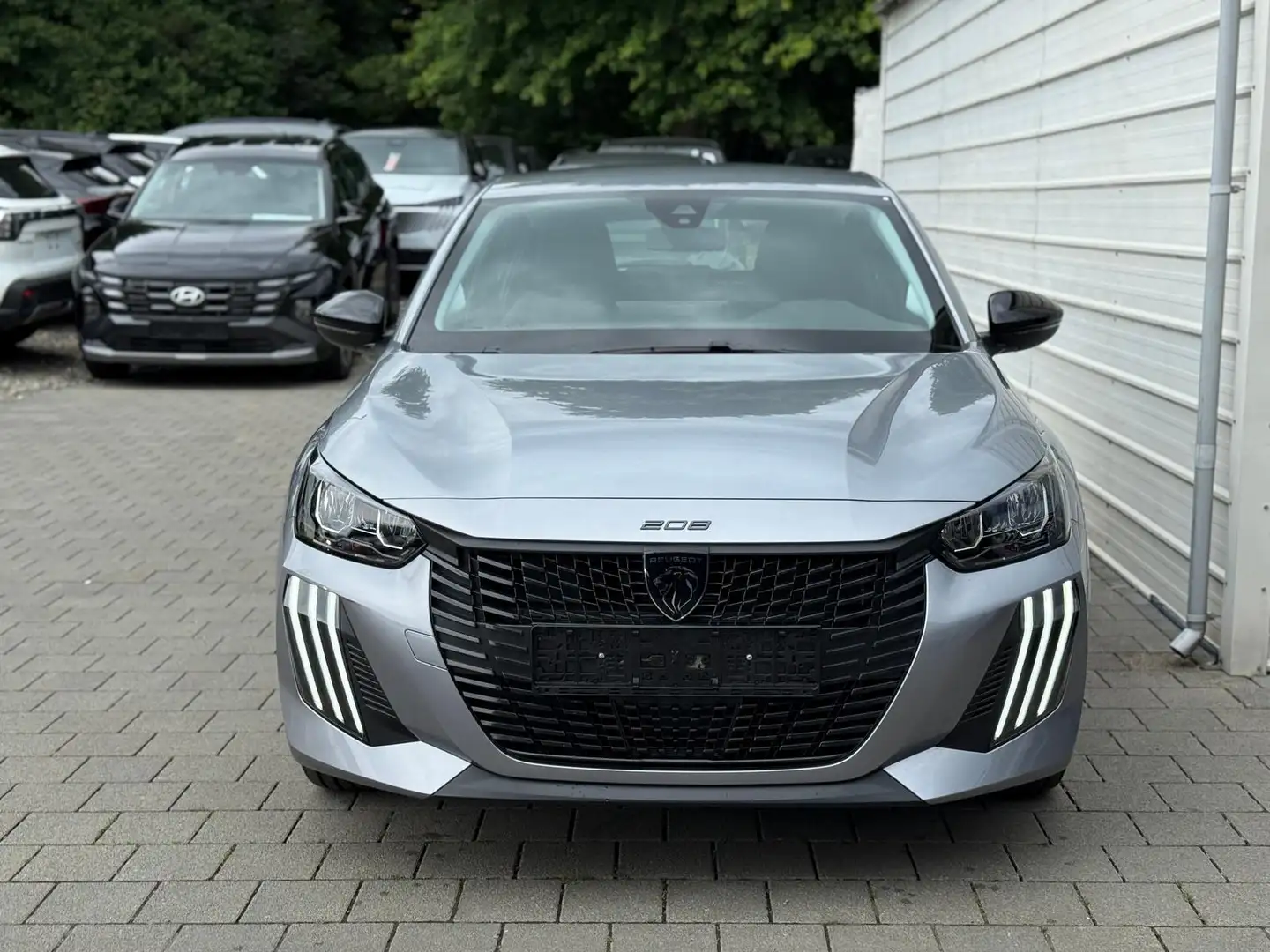 Peugeot 208 Active PureTech 75 SHZ*PDC*Klima*LED* 55 kW (75... Silber - 2
