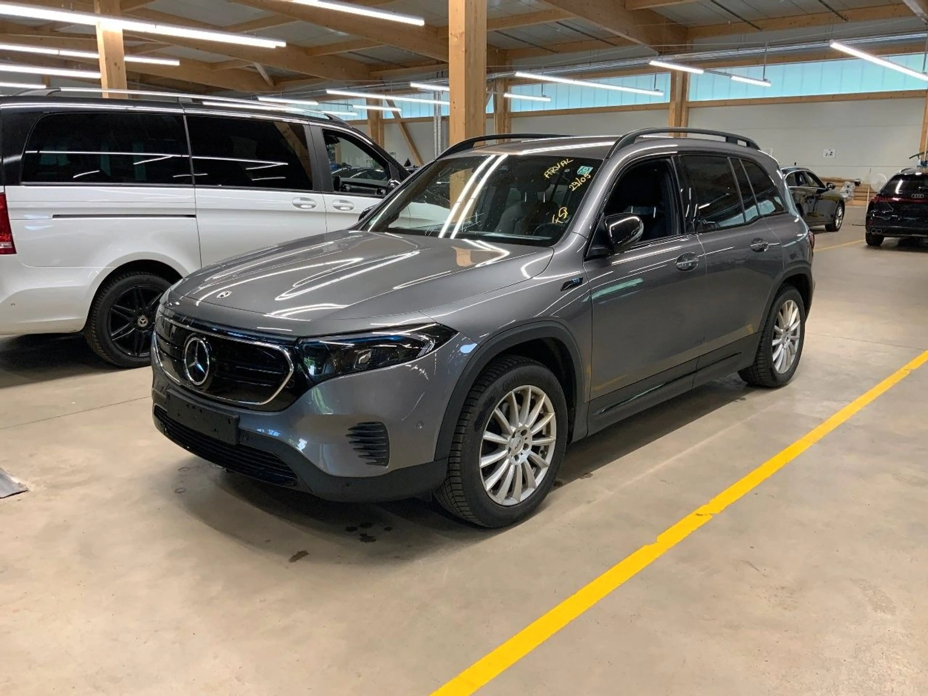Mercedes-Benz EQB 250 Progressive | MBUX Navi | LED | Kamera