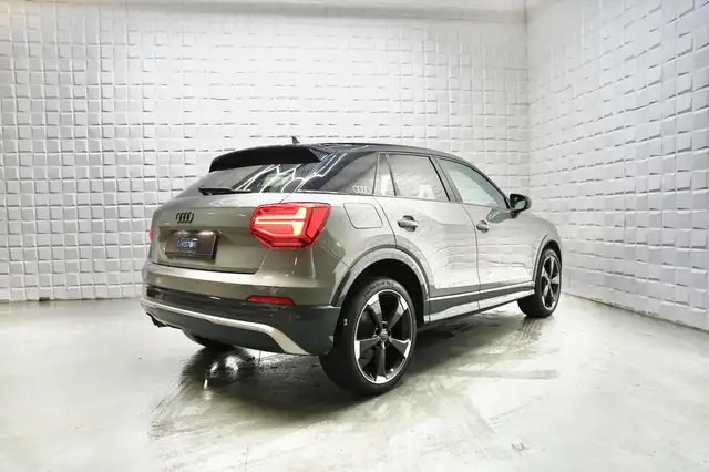 Audi Q2 view 6