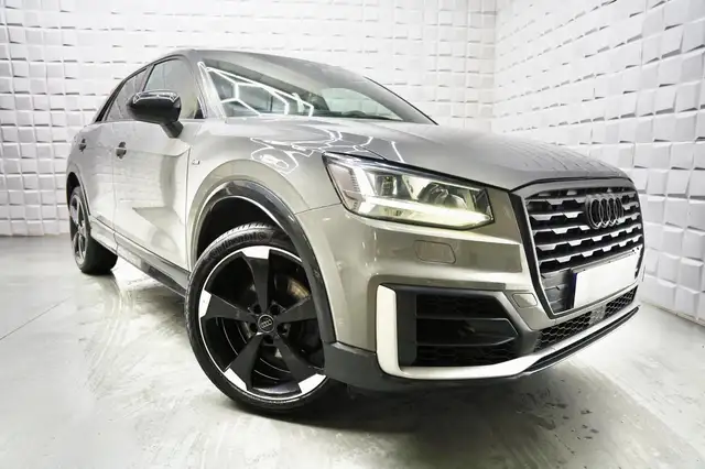 Audi Q2 view 9