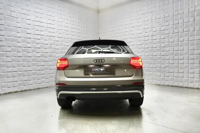 Audi Q2 view 7