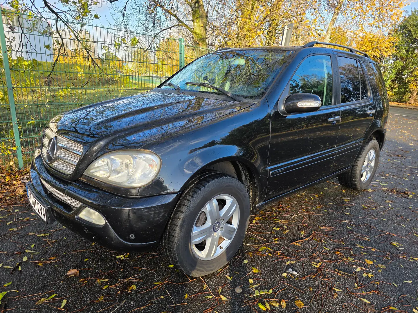 Mercedes-Benz ML 400 ML 400 CDI Final Edition (163.128) Schwarz - 1