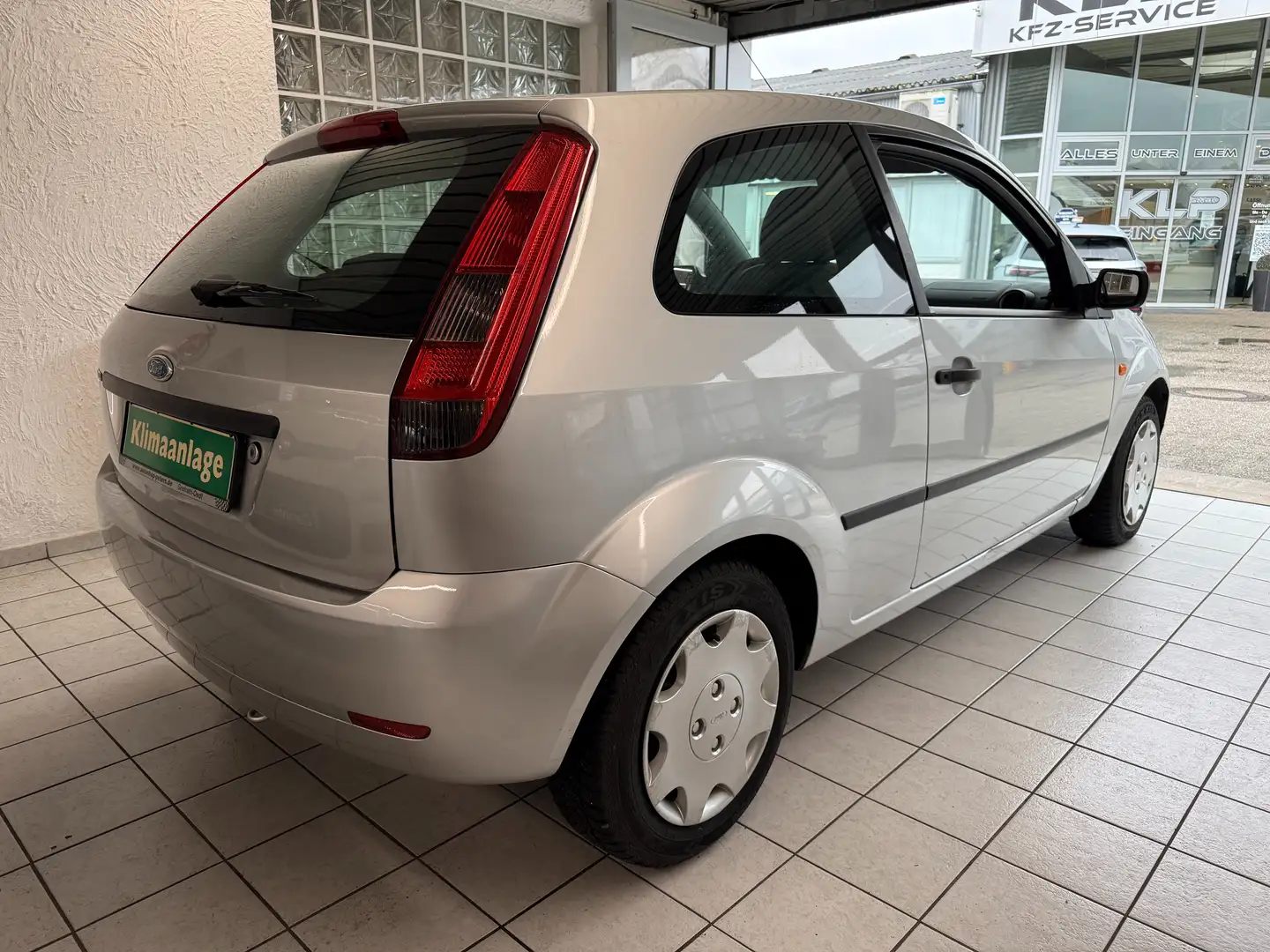 Ford Fiesta VI 1.3 KLIMA *AMBIENTE* - 2