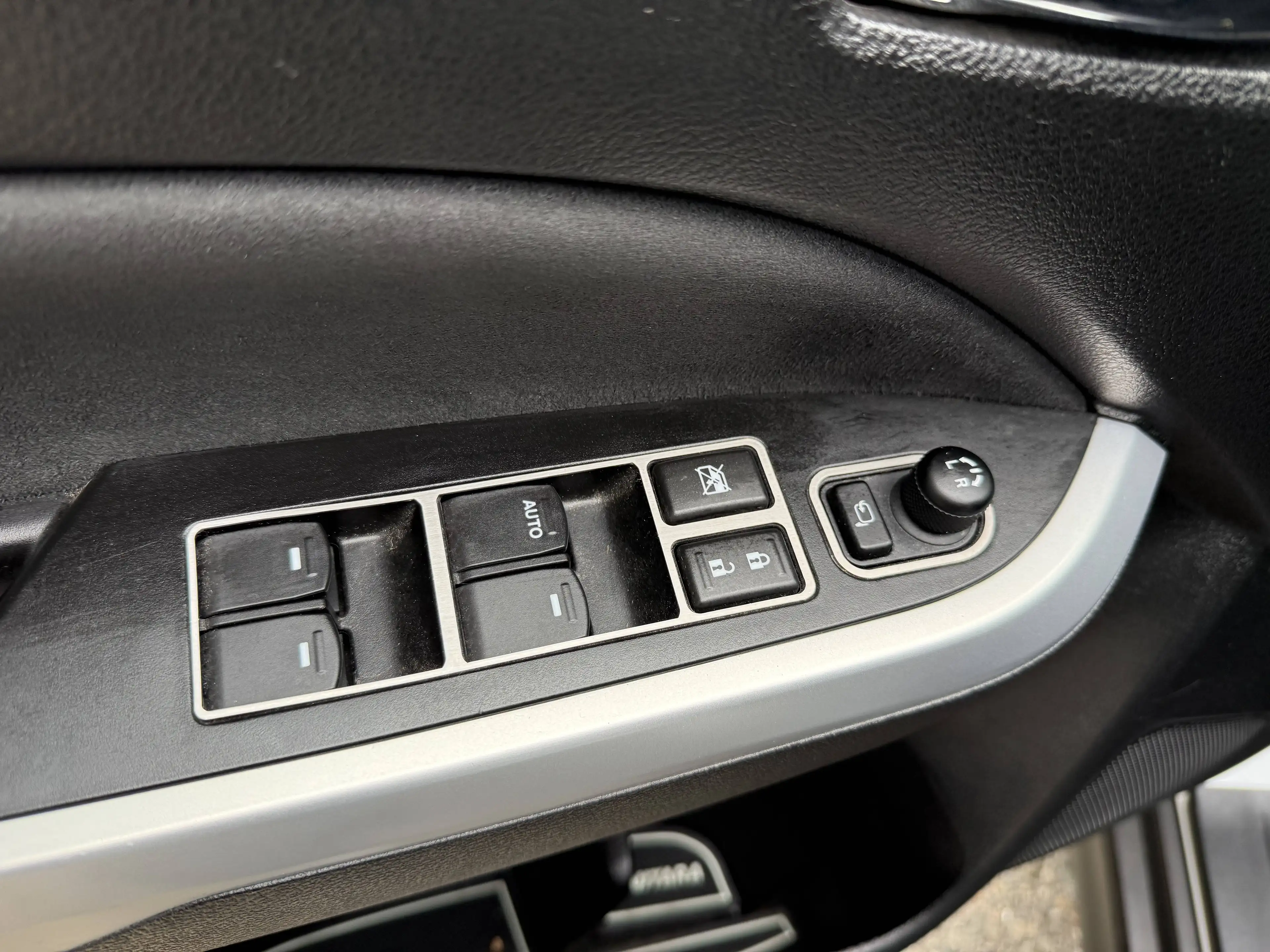 Suzuki Vitara 1,6 DDiS 4WD Flash inkl. Winterräder — photo 10