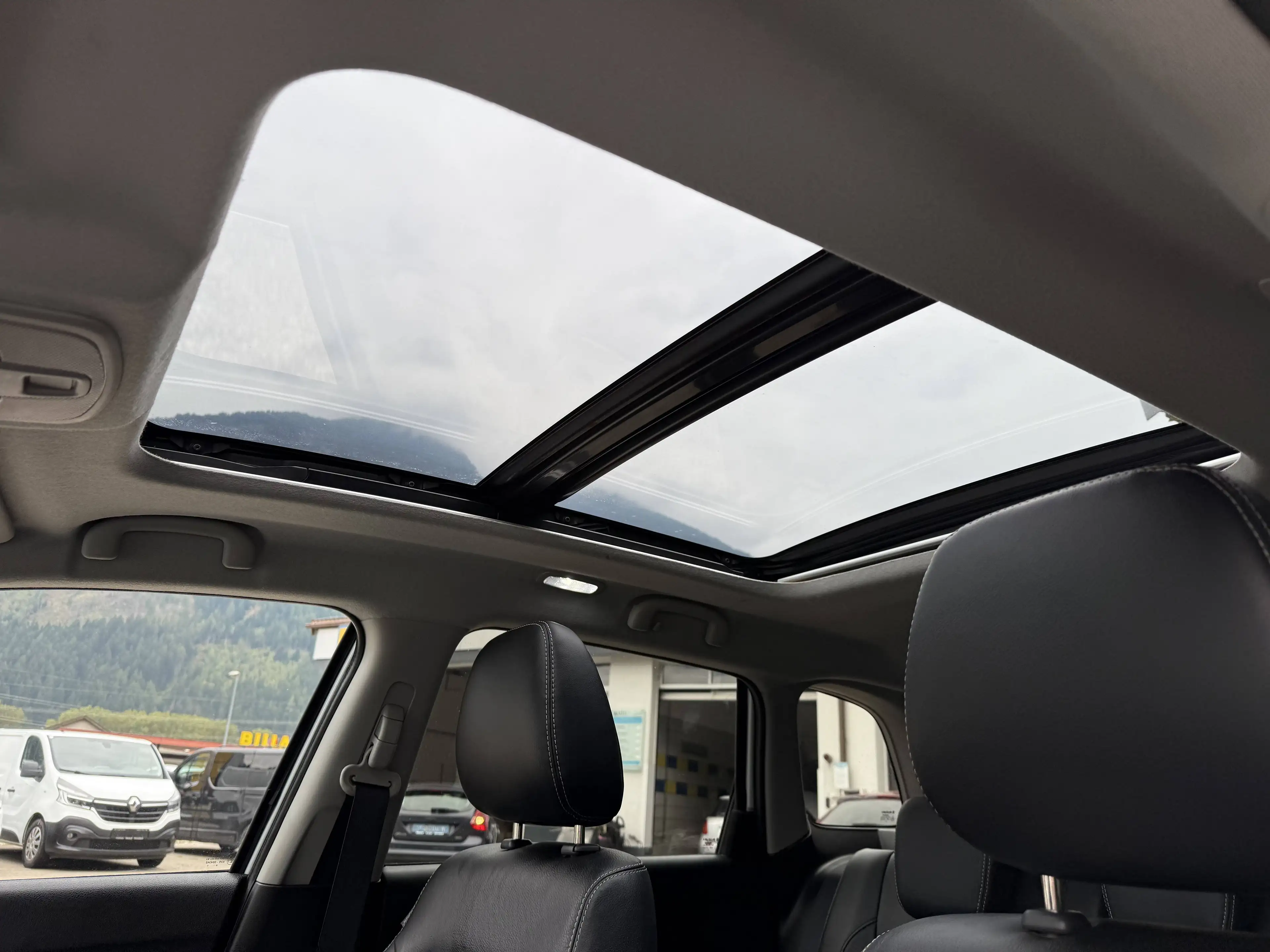 Suzuki Vitara 1,6 DDiS 4WD Flash inkl. Winterräder — photo 11