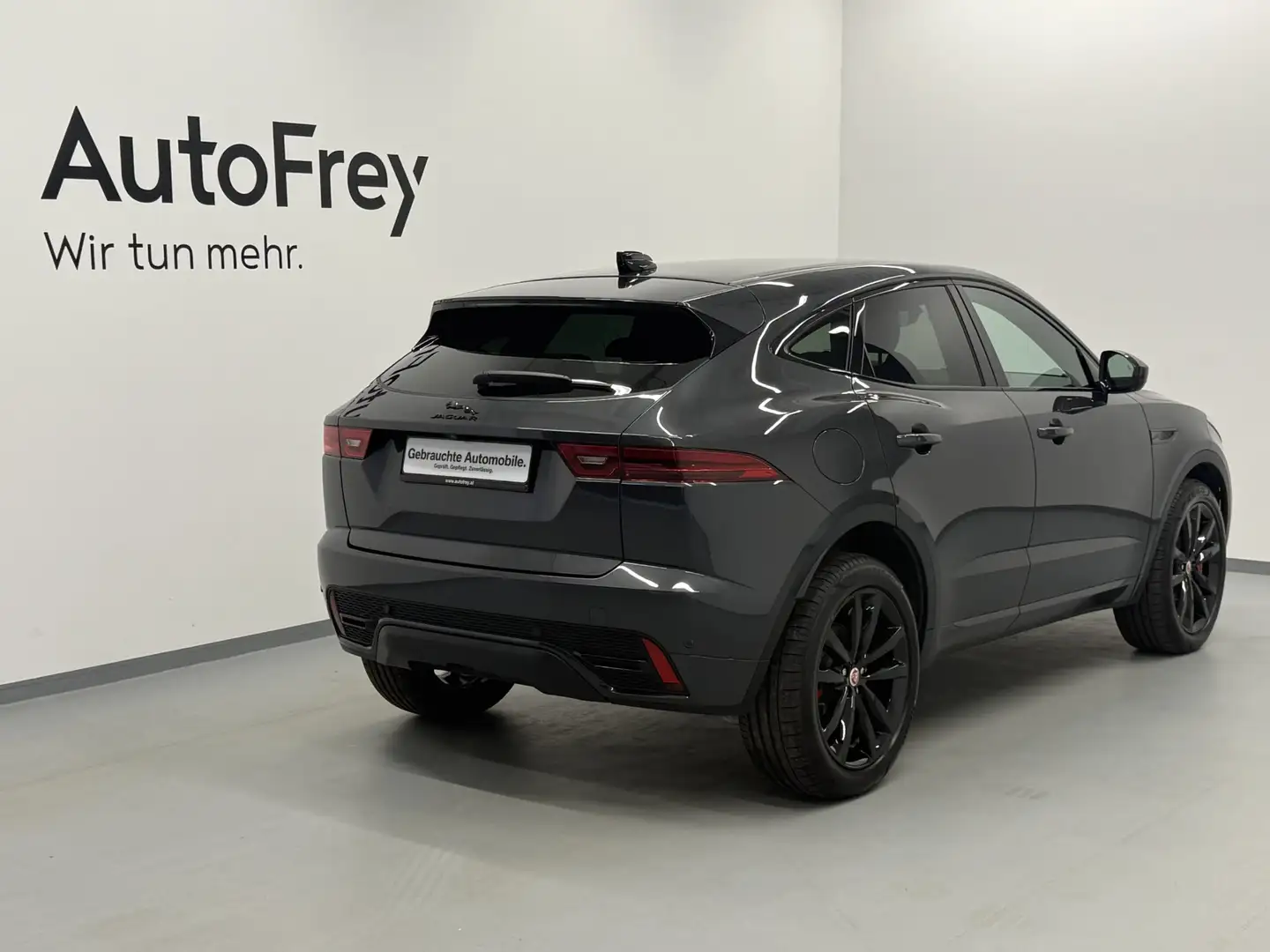 Jaguar E-Pace 2.0DI4 D165 AWD R-Dynam Grau - 2
