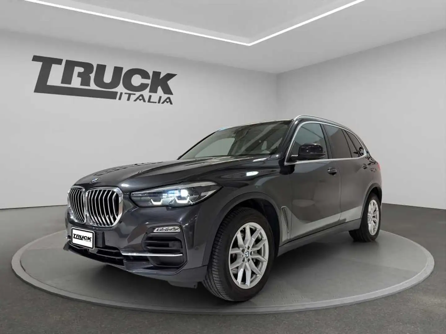 BMW X5 G05-F95 - X5 xdrive25d xLine auto Grau - 1