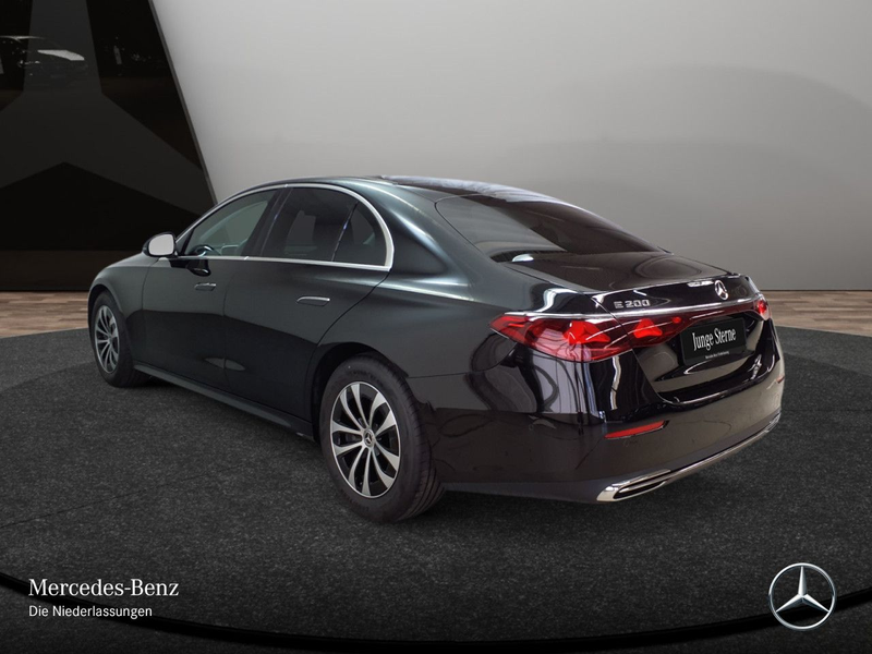 Mercedes-Benz E 200 Avantgarde WideScreen Distr. LED AHK Kamera — photo 10