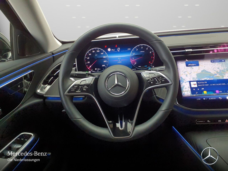 Mercedes-Benz E 200 Avantgarde WideScreen Distr. LED AHK Kamera — photo 14