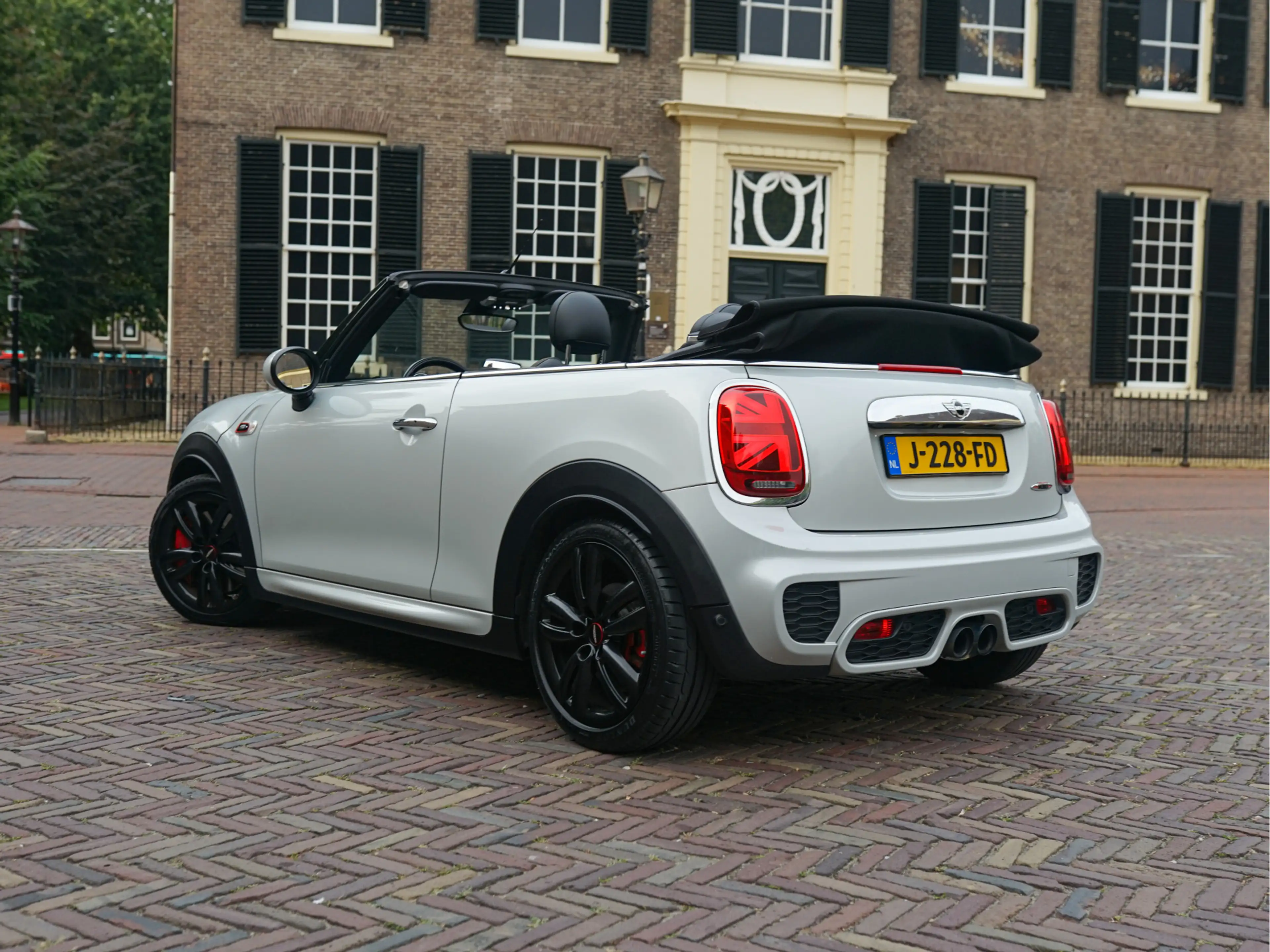 MINI John Cooper Works Cabrio 2.0 Chili Aut. l ACC l Leder l Camera l Keyless l — photo 2