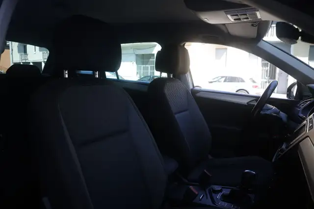 Volkswagen Tiguan view 6