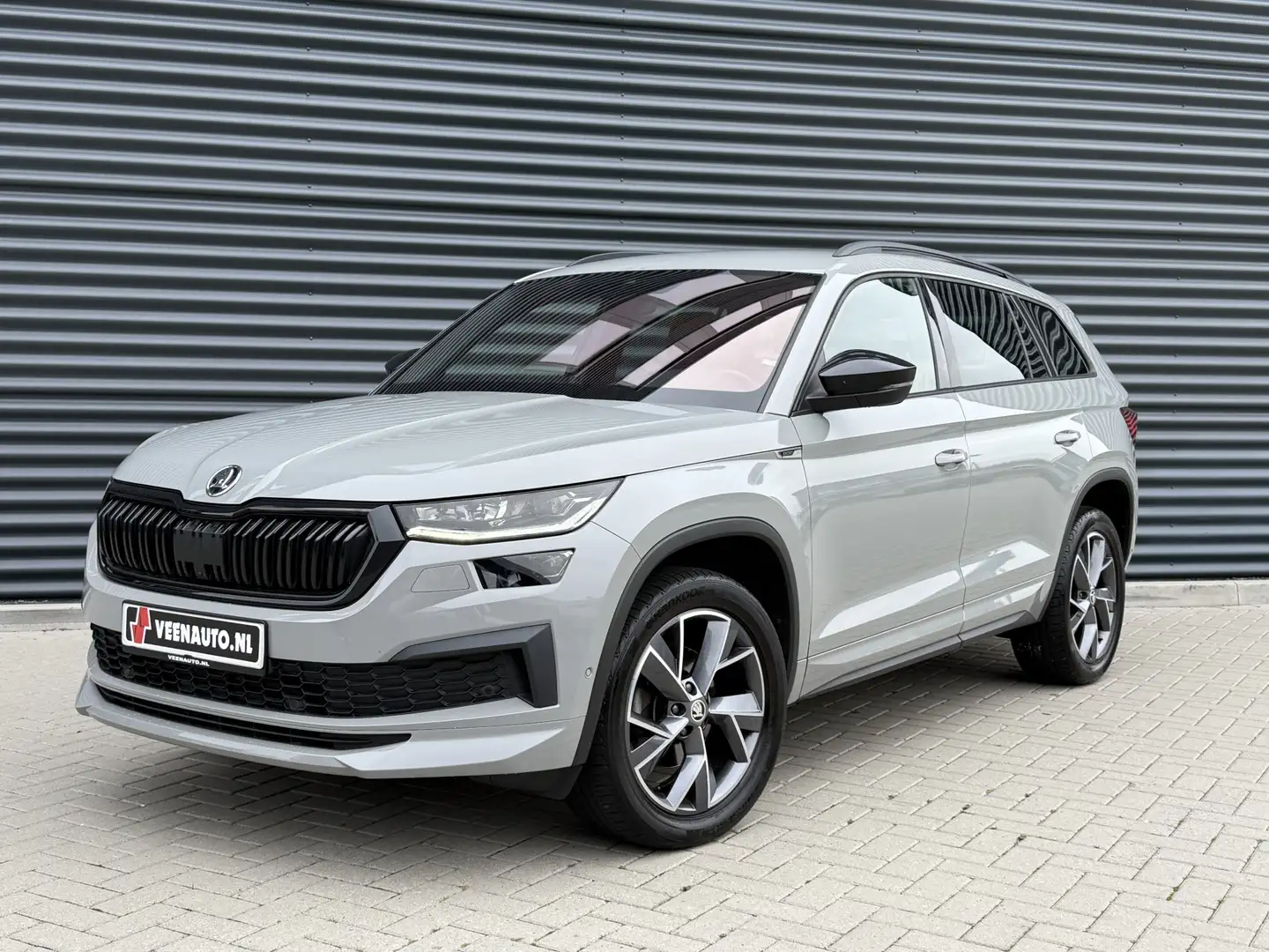 Skoda Kodiaq 1.5 TSI Sportline 360Cam/Navi/Apple Grau - 2