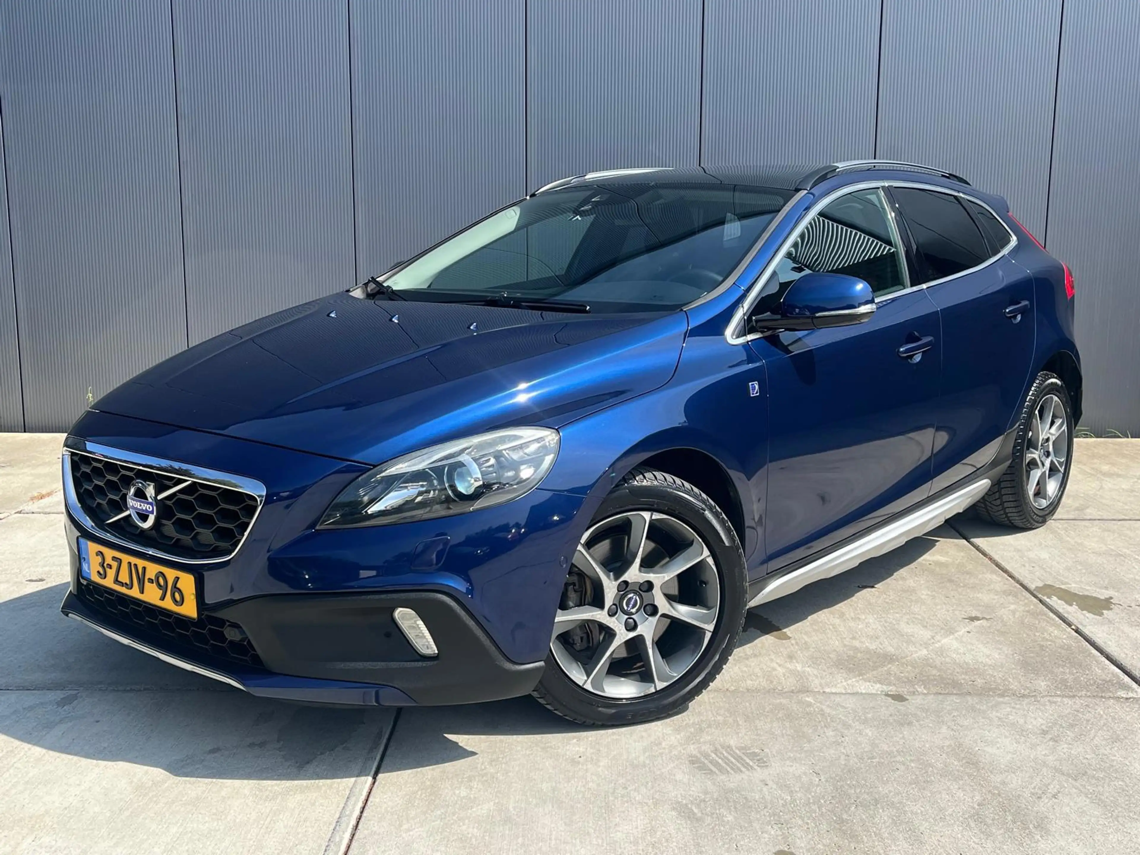 Volvo V40 Cross Country 2.0 D4 Ocean Race Automaat | Camera | Lederen Bekl
