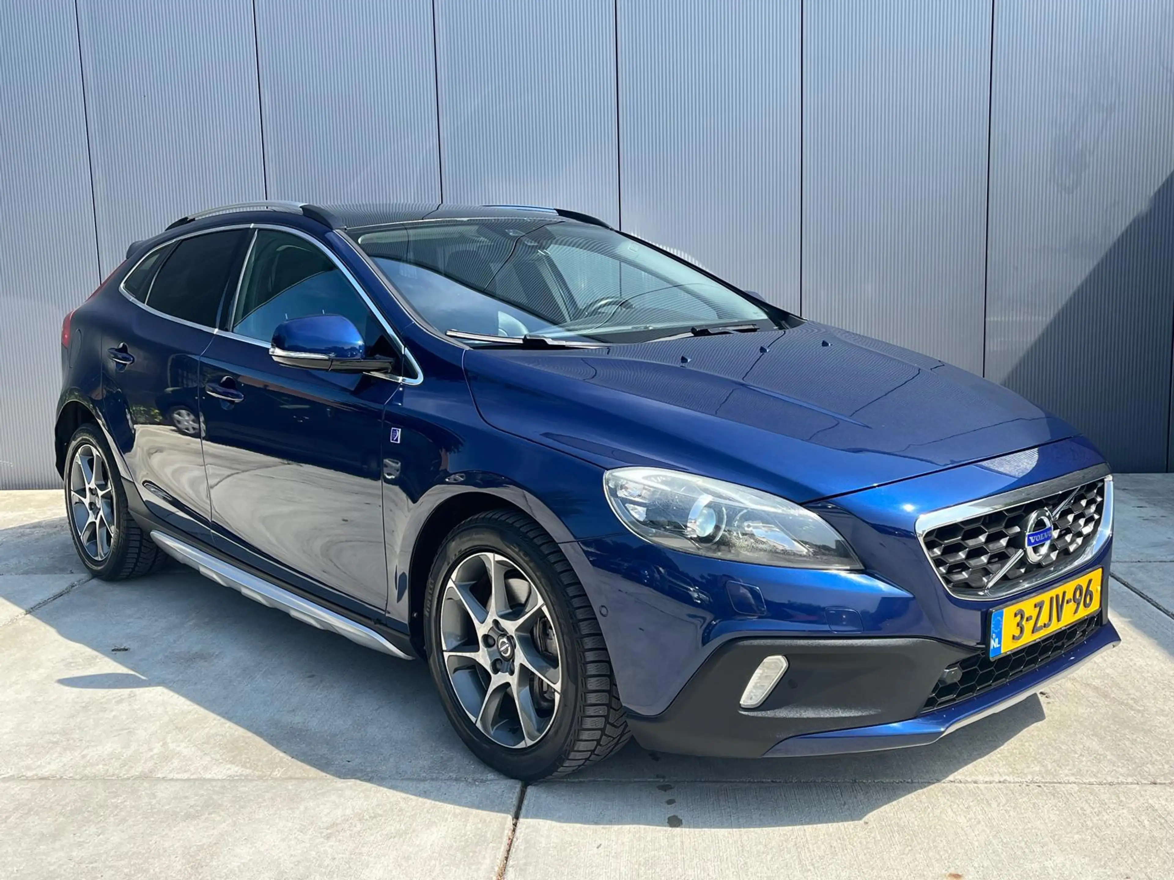 Volvo V40 Cross Country 2.0 D4 Ocean Race Automaat | Camera | Lederen Bekl — photo 3