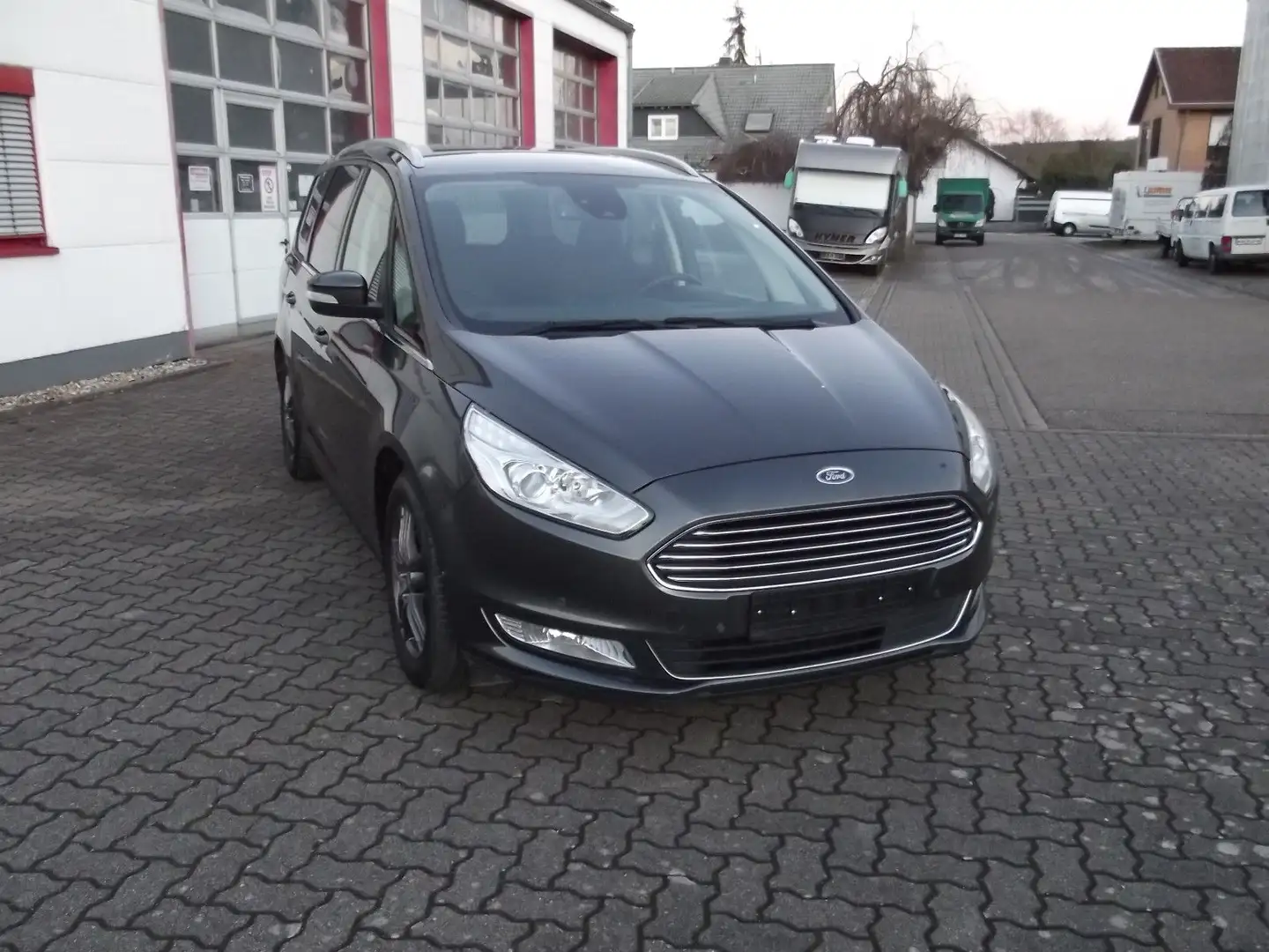 Ford Galaxy Titanium NAVI S+W 8xALU XENON KAMERA Gris - 2