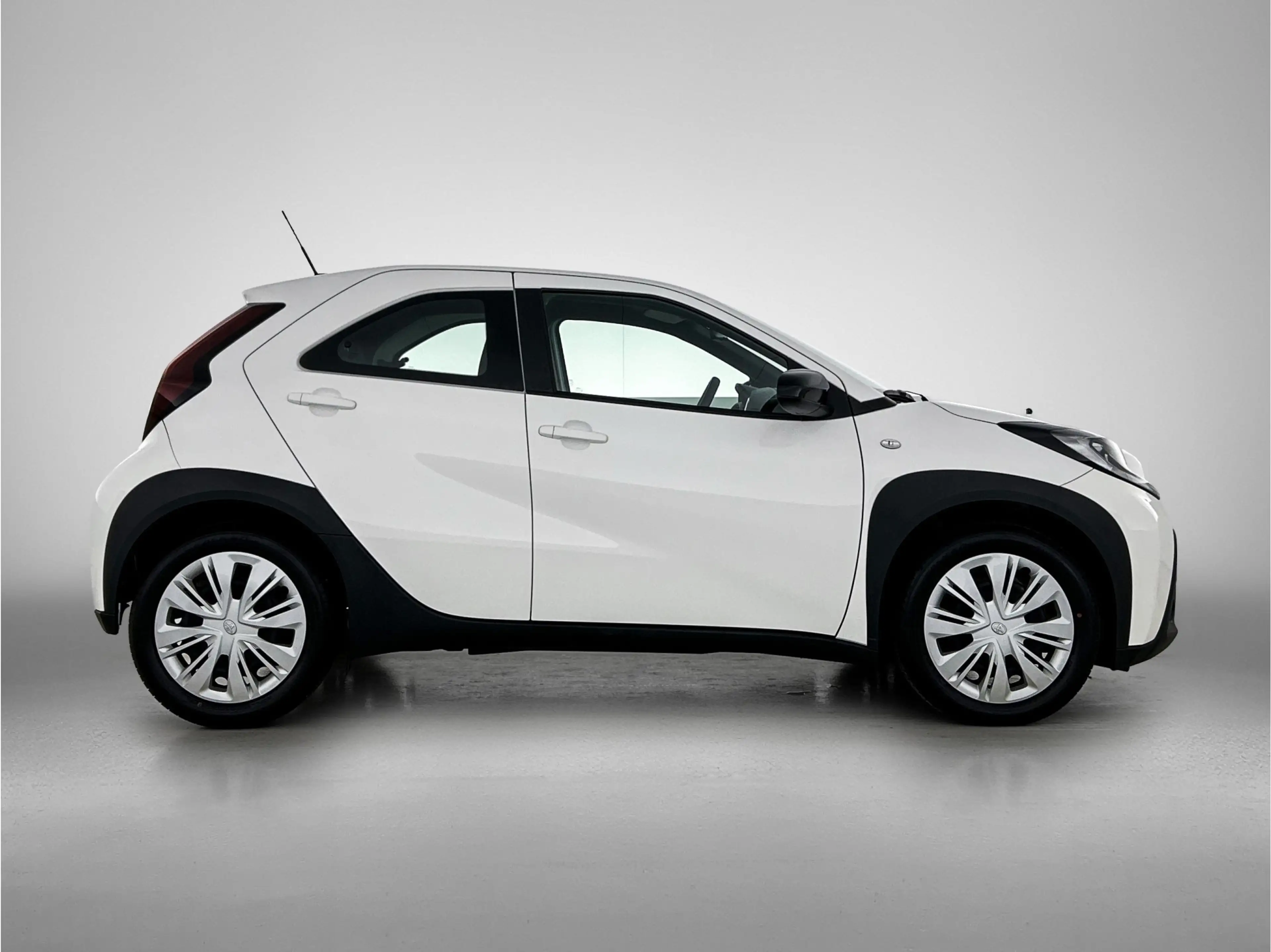 Toyota Aygo X 1.0 VVT-i MT Play | BTW Auto | | Cruise Control Ad — photo 11