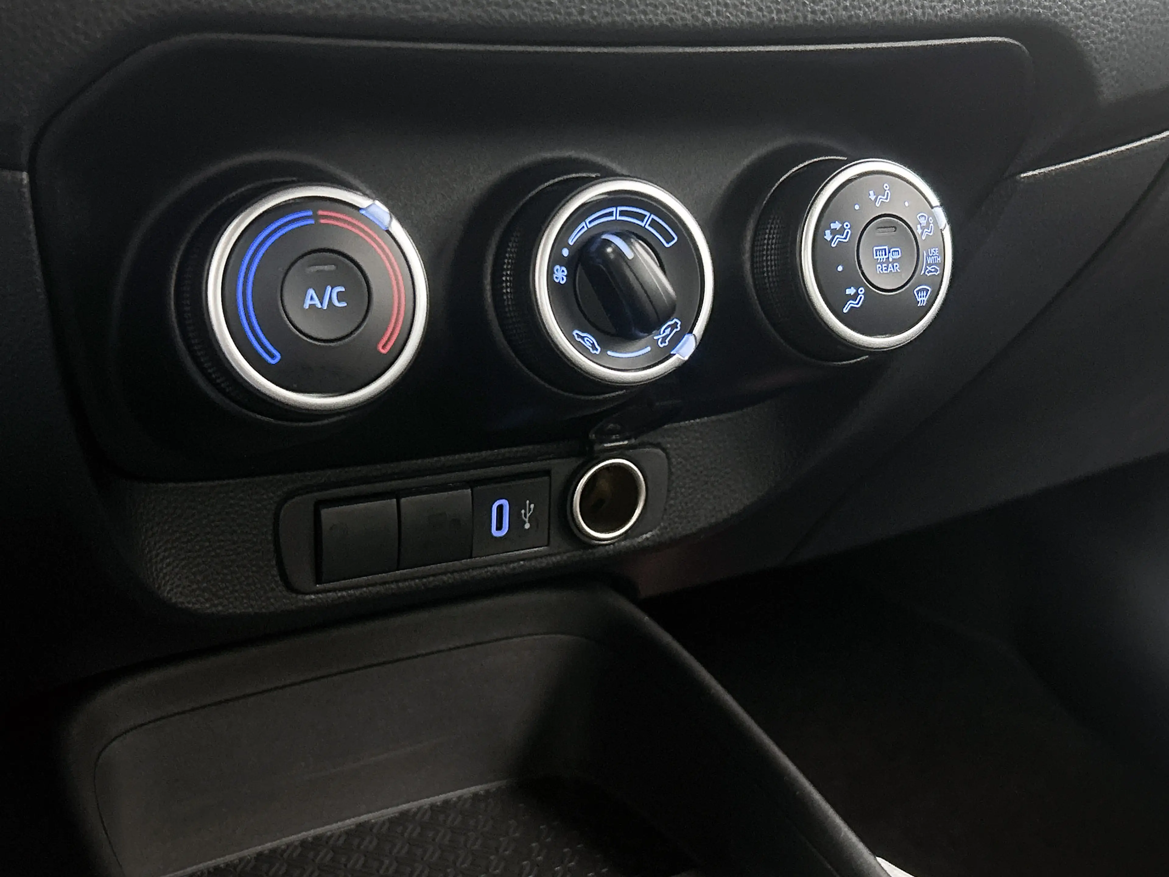 Toyota Aygo X 1.0 VVT-i MT Play | BTW Auto | | Cruise Control Ad — photo 9